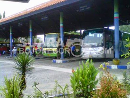 Jelang Natal & Tahun Baru, Terminal Rajekwesi Mulai Ramai Pengunjung