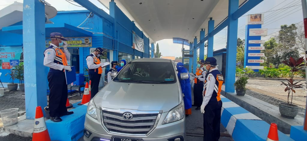 ANTISIPASI COVID-19 DISHUB LAKUKAN PEMERIKSAAN KENDARAAN DARI LUAR DAERAH