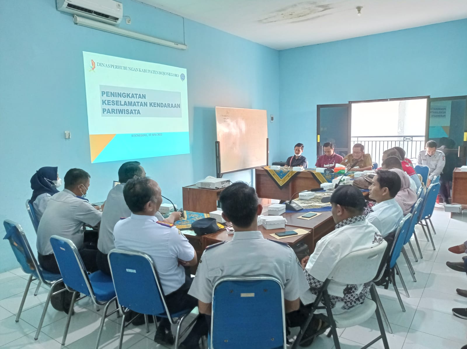 PENINGKATAN KESELAMATAN KENDARAAN PARIWISATA