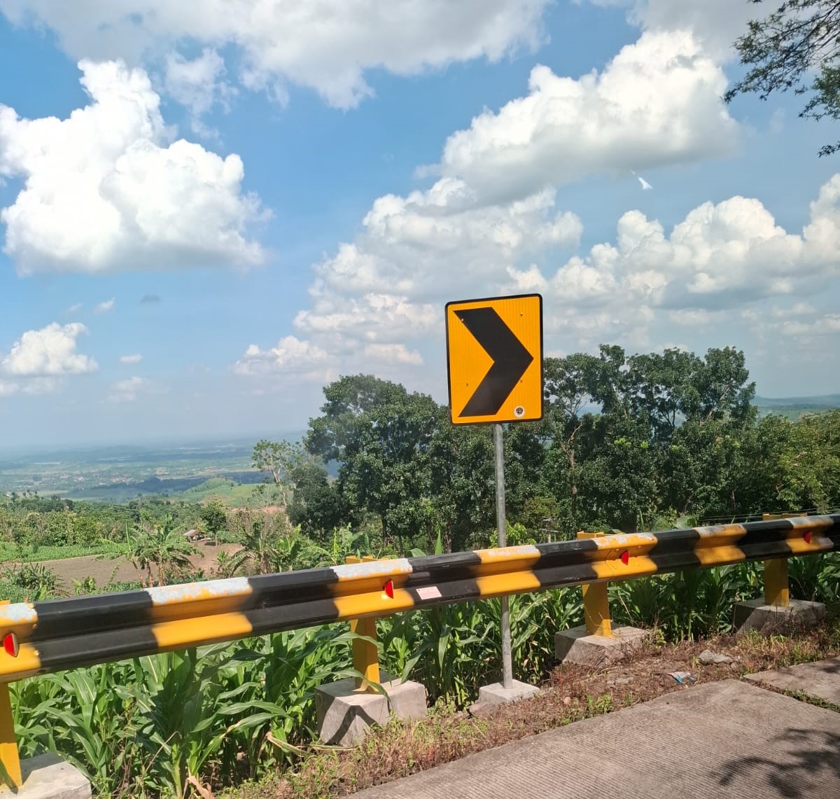 Dishub Bojonegoro Tuntaskan Pemasangan Sarana Perlengkapan Jalan Tahun 2025