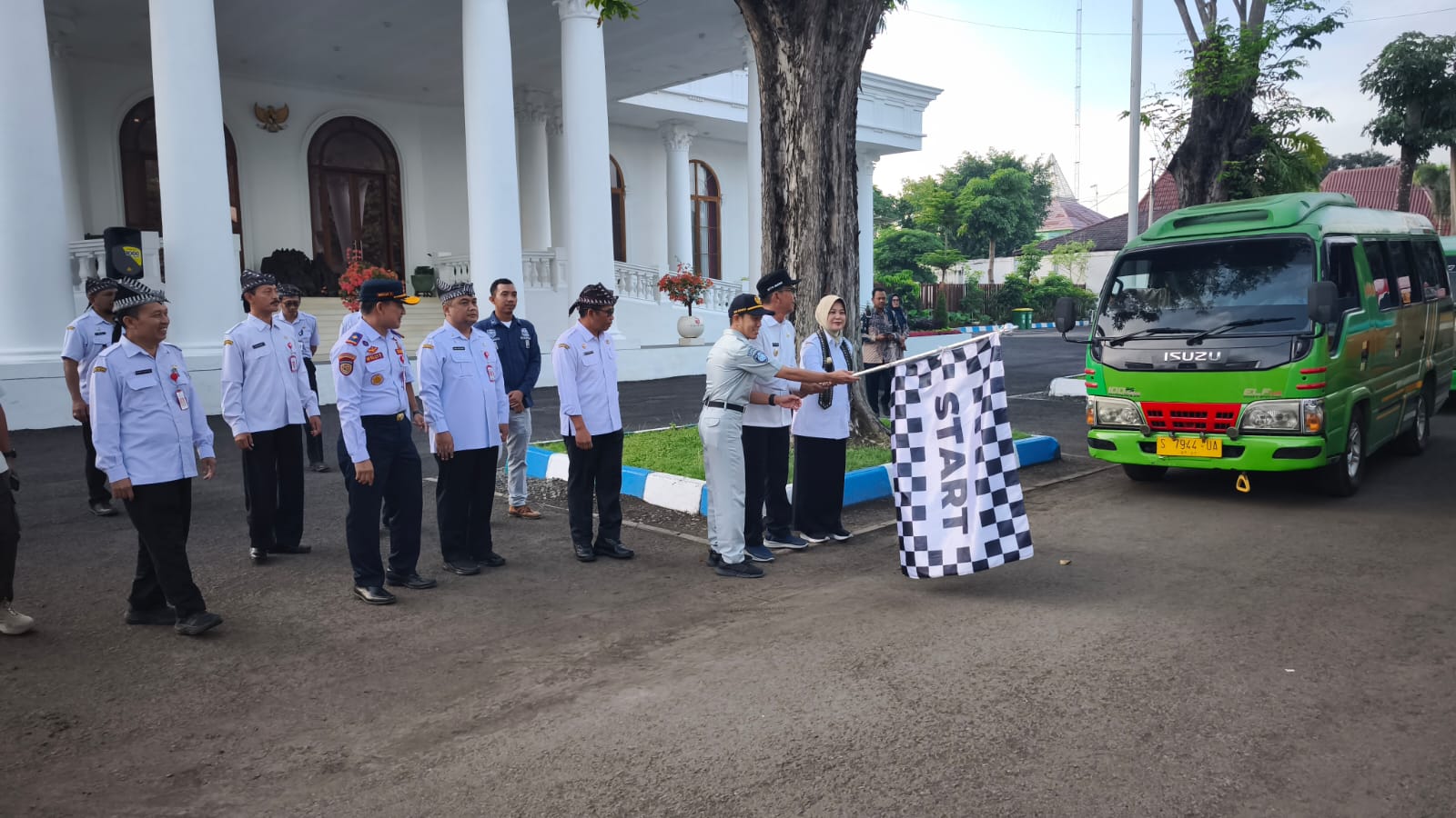 Wujudkan Mobilitas Aman, Dishub Bojonegoro Perkuat Layanan Angkutan Pelajar Gratis