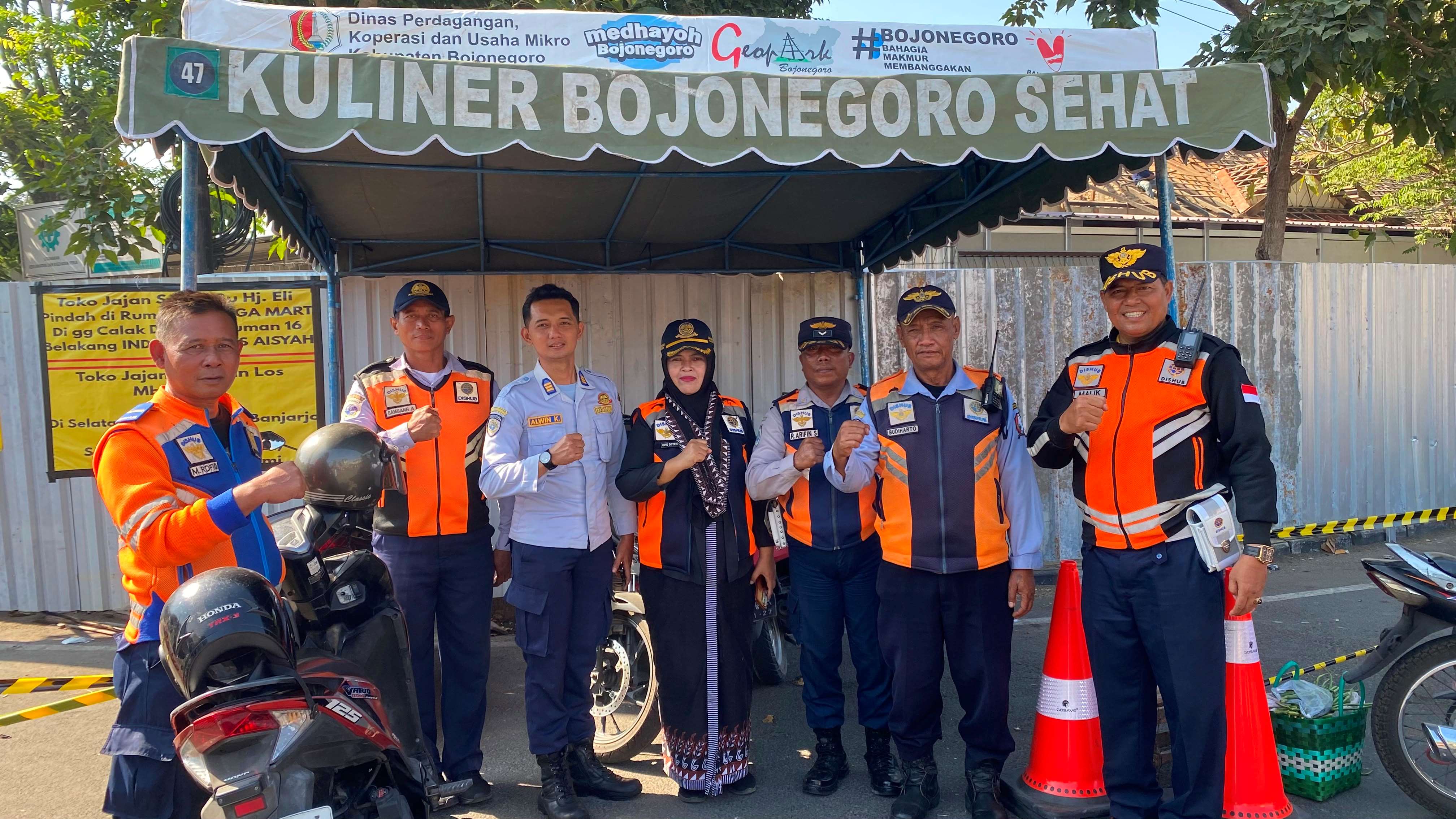 Dishub Dampingi Penertiban Pedagang Lesehan di Kawasan Pasar Kota Lama