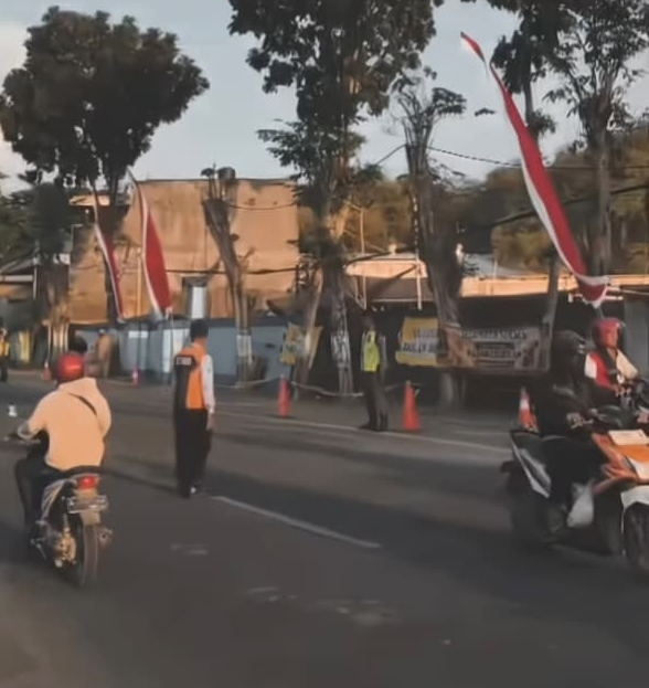 Patroli Jalan Jaksa Agung Suprapto, Dishub Tertibkan Parkir Trotoar dan Arus Lalu Lintas