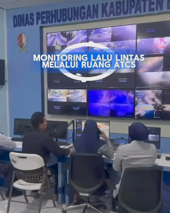 Pantau Lalu Lintas via ATCS, Dishub Bojonegoro Ingatkan Pentingnya Disiplin Berkendara