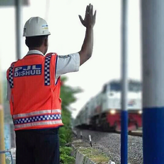 Petugas Jalan Lintasan (PJL)