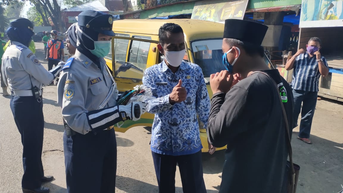 Kegiatan Bagi Masker Gratis